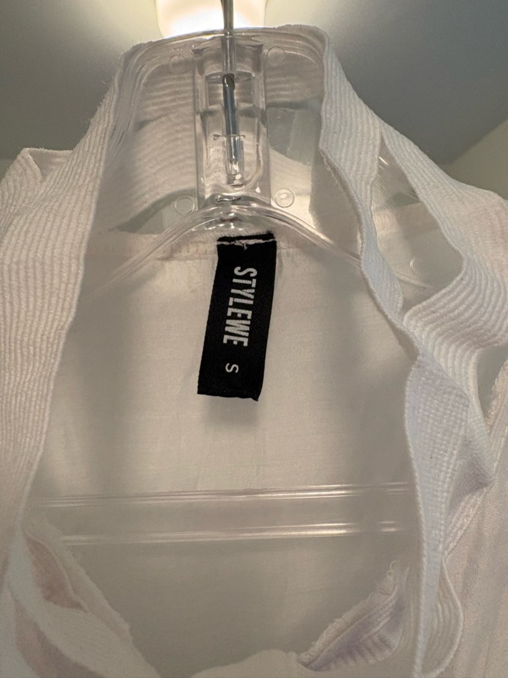 Elegant White Maxi Dress with Cutout Detail - Picture 2 of 8